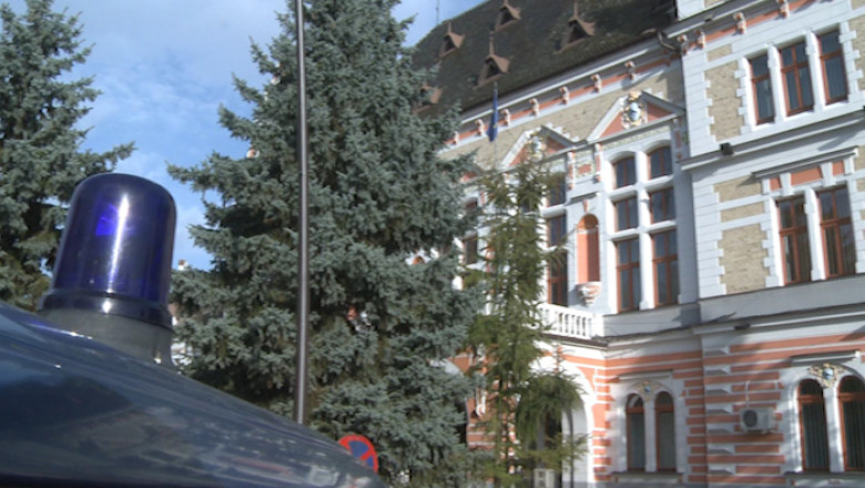 Perchezitii la Consiliul Judetean Hunedoara Imagine