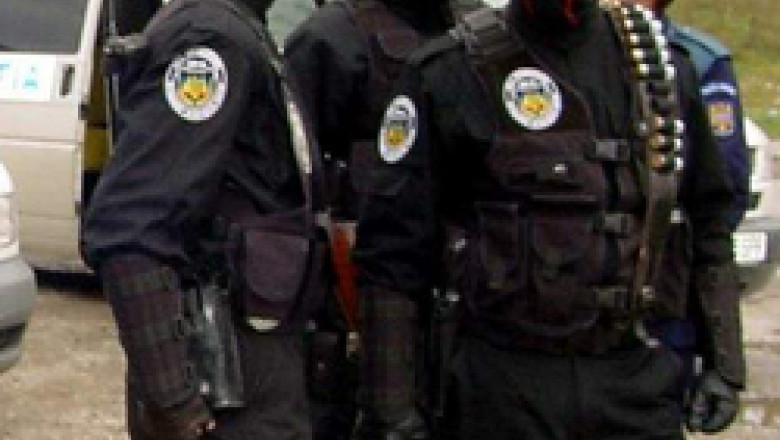 Perchezitii la contrabandistii cu tigari Imagine