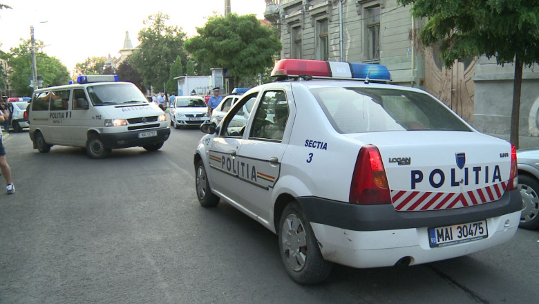 Perchezitii la romi, in urma scandalului de ieri. O strada intreaga din Timisoara, blocata de Politie Imagine