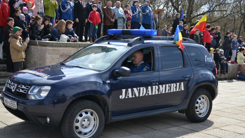 Perchezitii la sediul Jandarmeriei Bihor: subofiteri banuiti de frauda cu certificate medicale. Cu ce scop falsificau documentele Imagine