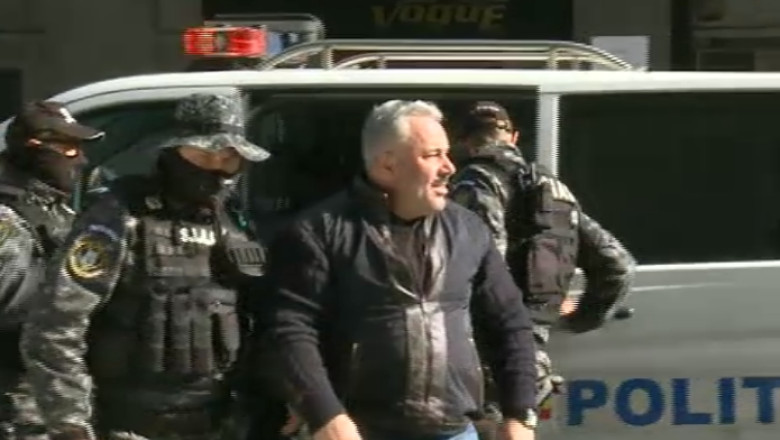 Perchezitii la Sile Camataru si locotenentii lui. 10 retineri in dosarul prostitutiei de lux Imagine