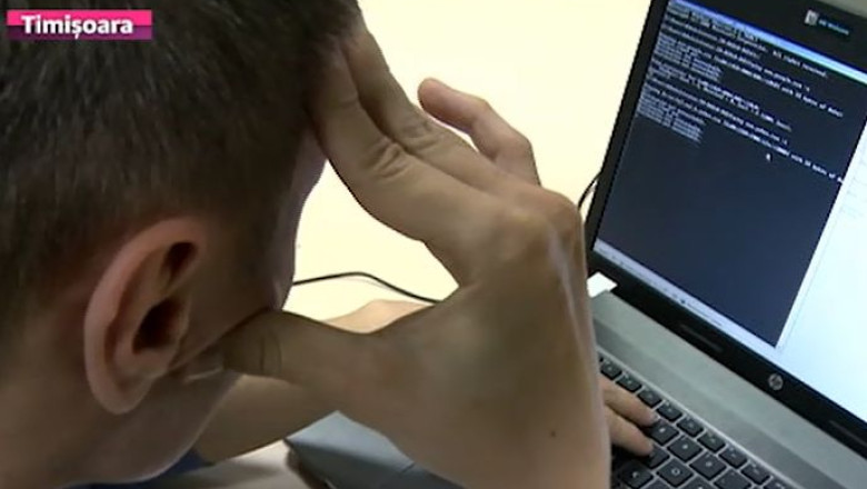 Perchezitii la suspecti de fraude informatice Imagine