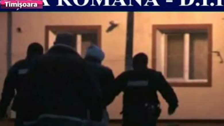 Perchezitii la traficanti de tigari. Oamenii legii au descins la 35 de adrese din Caras-Severin si Timis Imagine