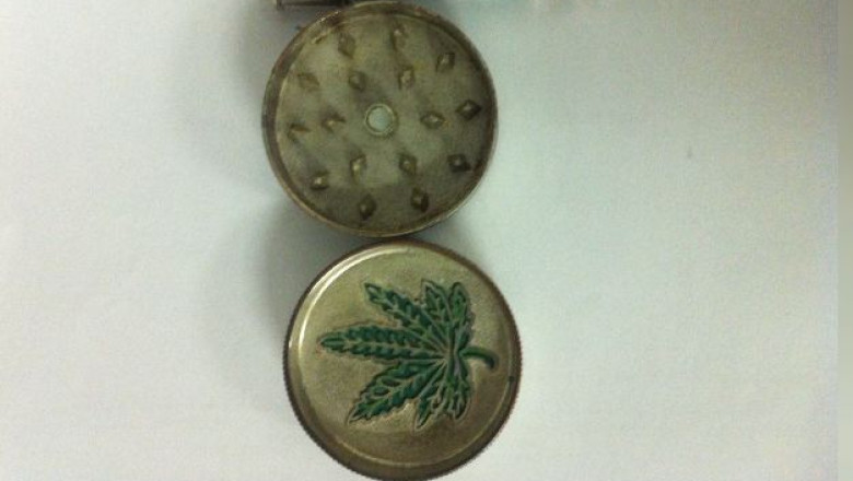 Perchezitii la traficantii de droguri Imagine