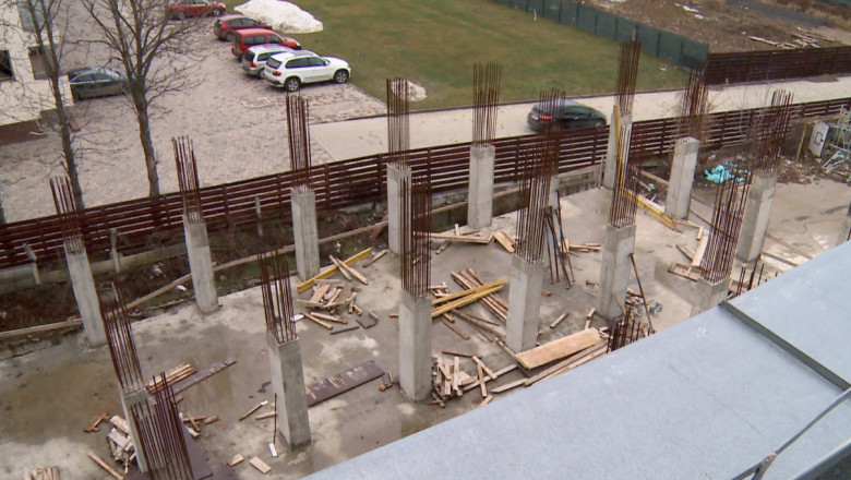 Performanta in conditii grele, la Iasi. Elevii Liceului de Informatica sunt nevoiti sa invete in santier Imagine