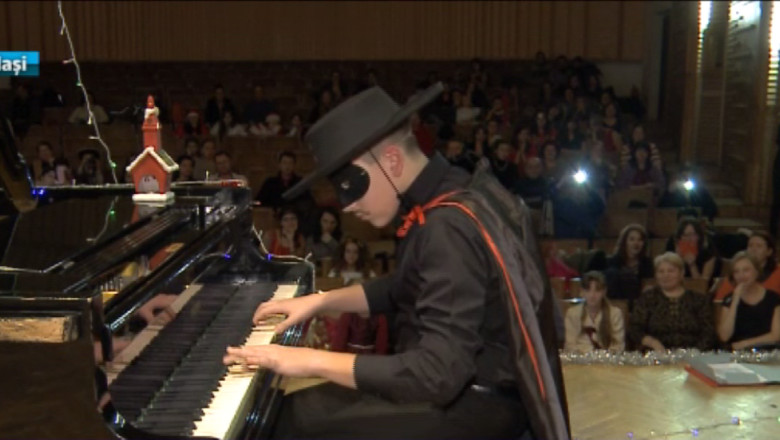 Performanta pe cont propriu. Pianistii de la Colegiul de Arte primesc sprijin doar de la profesorii lor Imagine