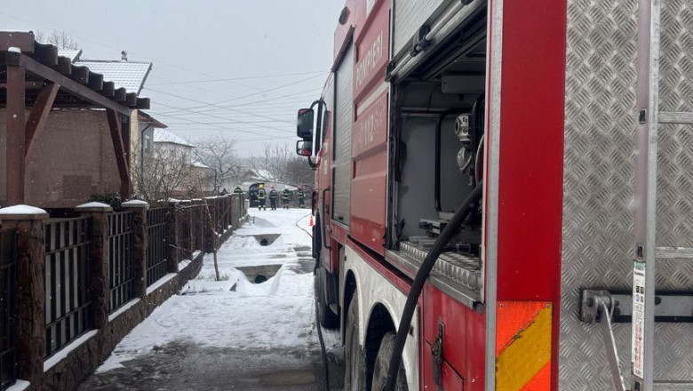 Pericol de explozie in orasul Babeni din Valcea: o teava de gaz a fost rupta intr-un accident rutier. Localnici evacuati Imagine