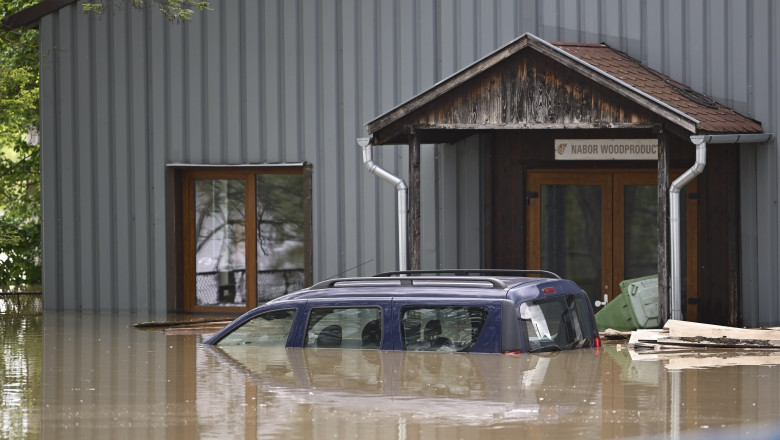 Pericol de inundatii pe rauri din 15 judete: a fost emis cod galben. Recomandari pentru siguranta cetatenilor Imagine