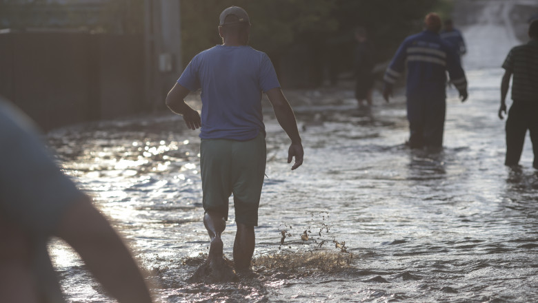 Pericol de inundatii pe rauri din 18 judete. A fost emis cod galben de viituri Imagine