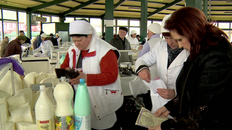 Pericol pe tarabele din pietele Iasiului: lactatele si ouale sunt tinute la caldura Imagine