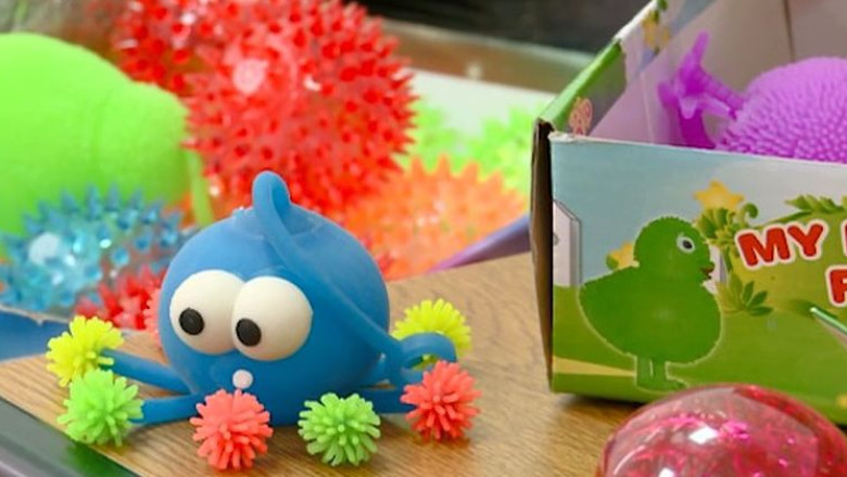 Pericolul de la standul cu jucarii. Protectia Consumatorului amendeaza, comerciantii nu cedeaza Imagine