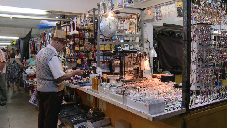 Pericolul de pe taraba. Ochelarii de vedere cumparati din piete sunt un real pericol pentru ochi Imagine