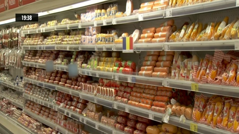 Pericolul din mancare ieftina. Carnea de calitate a fost inlocuita cu resturi de carne si piele Imagine