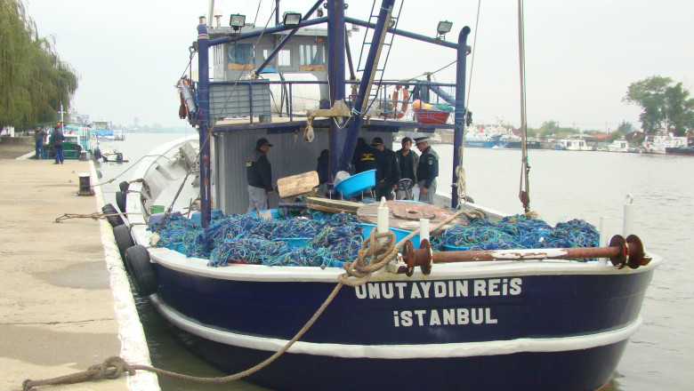 Pescador turcesc retinut cu focuri de arma pe Marea Neagra Imagine