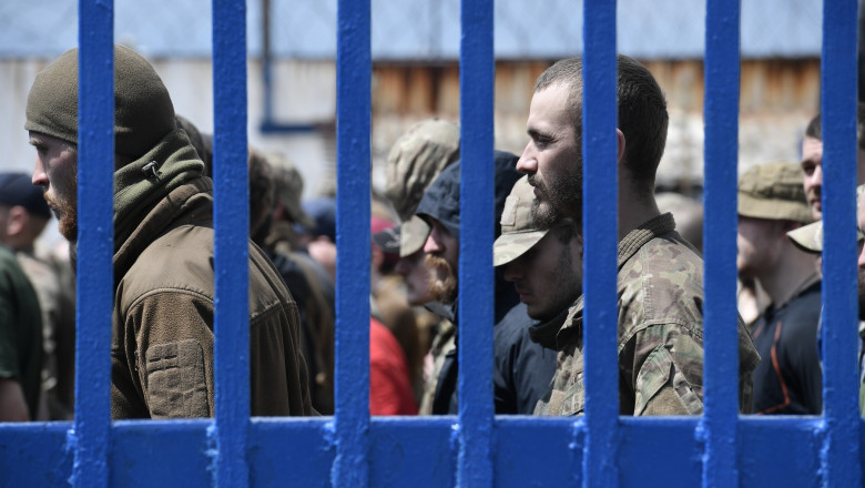 Peste 1.000 de prizonieri ucraineni capturati la Mariupol au fost deportati in Rusia Imagine