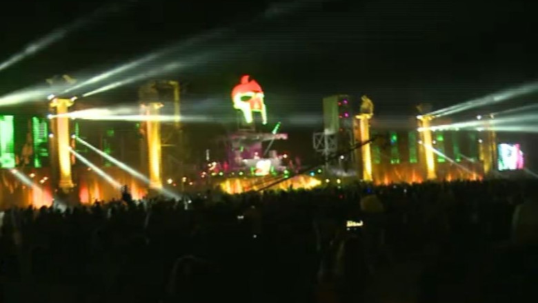 Peste 100.000 de turisti sunt cazati pe litoral. Liberty Parade a ajuns la a paisprezecea editie Imagine