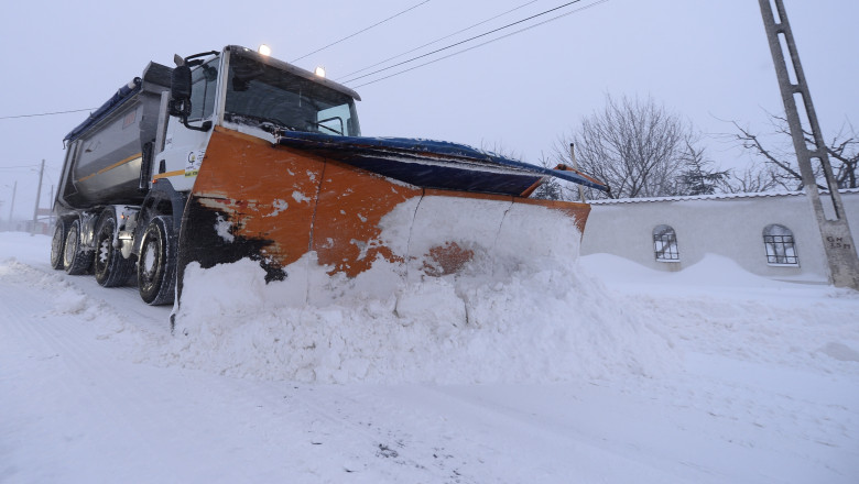 Peste 100 de localitati sunt izolate de nameti in sud-estul Romaniei Imagine