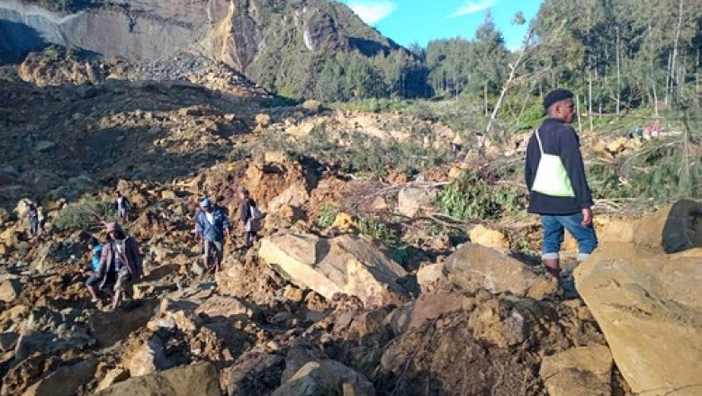 Peste 100 de oameni au murit in urma unei alunecari de teren in Papua Noua Guinee Imagine