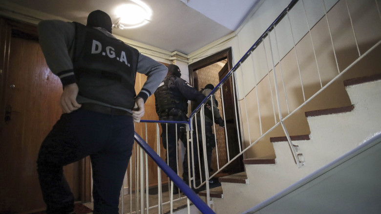 Peste 100 de perchezitii intr-o ancheta privind cazarea si hrana refugiatilor ucraineni. Sunt vizati si functionari publici Imagine