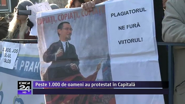 Peste 1000 de oameni la protestul Miscarii Populare. Au cerut alegeri anticipate, demisia Guvernului si a Parlamentului Imagine
