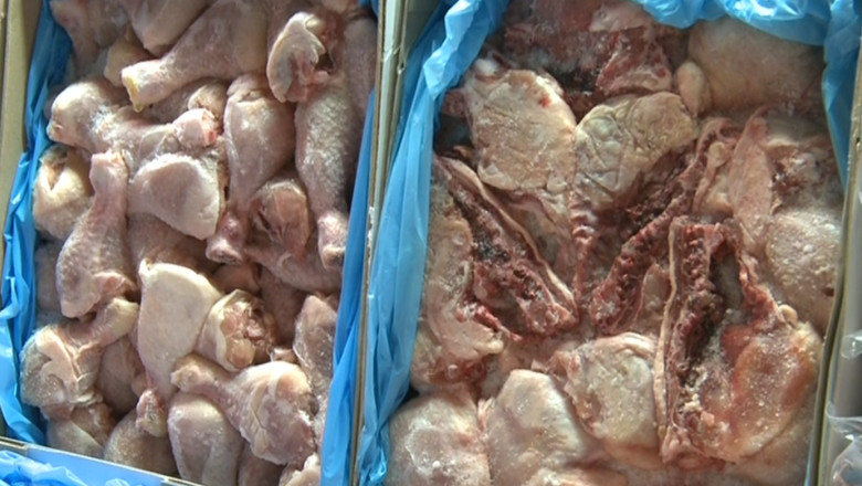 Peste 13 tone de carne de pui, sub sechestru. Inspectorii DSV Vaslui suspecteaza ca marfa e infestata Imagine