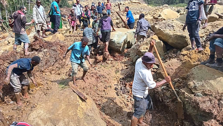 Peste 2.000 de oameni au fost ingropati de vii de o alunecare de pamant, in Papua Noua Guinee Imagine