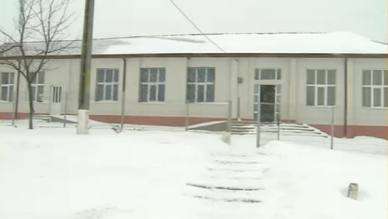 Peste 20 de scoli din noua judete, inchise din cauza vremii Imagine