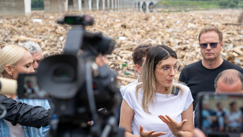 Peste 200 de persoane intervin la Borca si Farcasa, dupa inundatii. Diana Buzoianu: „La Neamt e o bomba cu ceas” Imagine