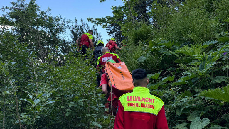 Peste 30 de persoane salvate de pe munte, in ultimele 24 de ore. Zeci de apeluri la Salvamont Imagine