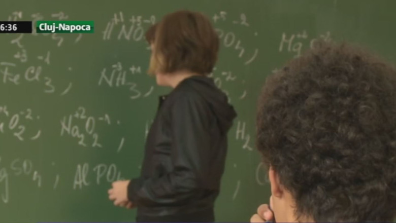 Peste 50% din elevii clujeni sunt bursieri Imagine