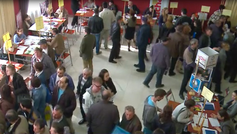 Peste 600 de locuri de munca, vineri, la Bursa AJOFM Iasi Imagine