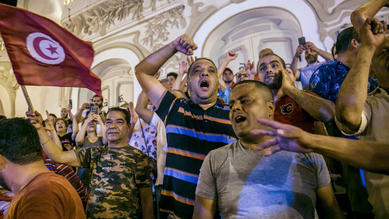 Peste 94% dintre tunisieni au votat "da" pentru Constitutia care da puteri sporite presedintelui si pune in pericol fragila democratie Imagine