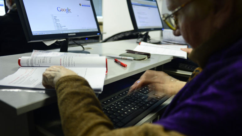 Peste jumatate dintre utilizatorii de internet au cautat informatii despre ei online Imagine