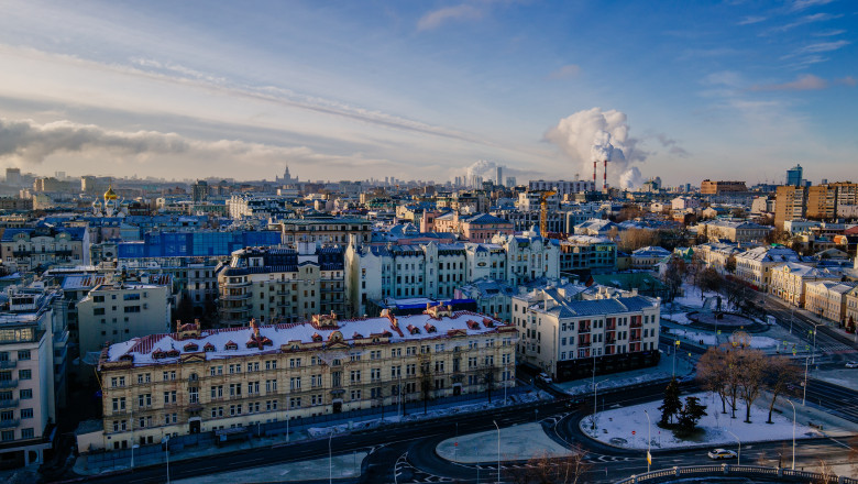 „Peste tot este noroi”. Moscova se confrunta cu recorduri istorice de temperatura. Semnalul de alarma tras de climatologi Imagine