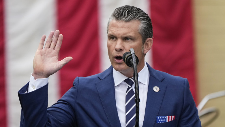Pete Hegseth declara razboi „generalilor grasi” si anunta noi standarde: „Daca femeile pot face fata, excelent. Daca nu, asta e” Imagine