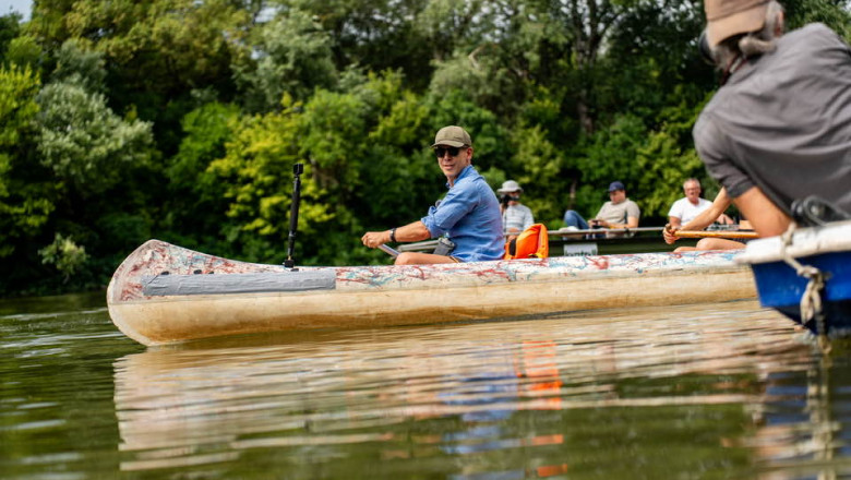Peter Magyar si-a lansat campania impotriva lui Viktor Orban vaslind in canoe. Turneu prin fieful electoral al premierului ungar Imagine