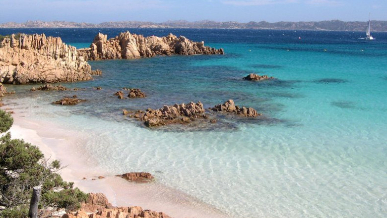 Petitie pentru vanzarea insulei italiene Sardinia Elvetiei Imagine