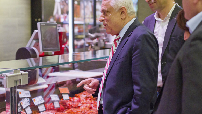 Petre Daea: „Am fost in UE. Sa va arat preturile pe care le-am fotografiat. Nu am vazut nicaieri carne mai ieftina ca in Romania” Imagine