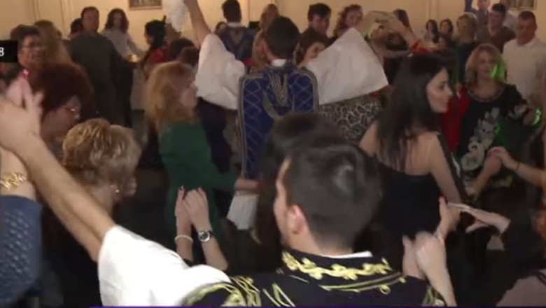 Petrecere cu scop caritabil. Cei 10.000 de lei stransi sunt destinati infiintarii unei sectii de oncologie pentru copii Imagine