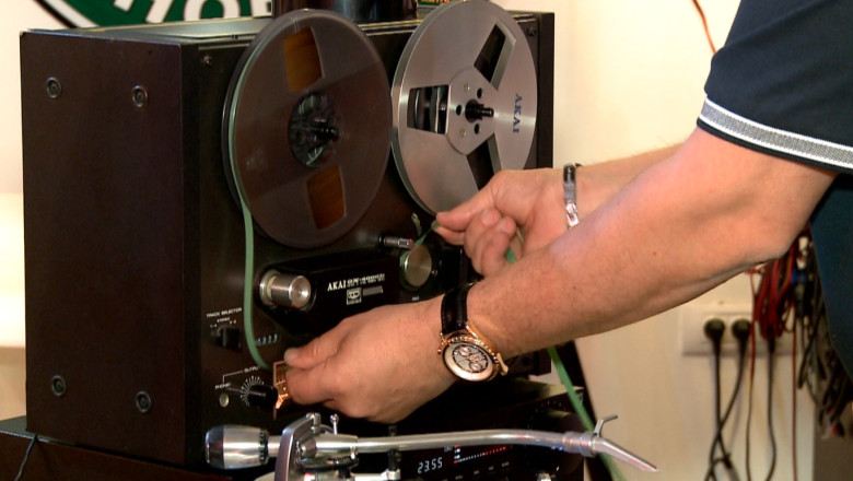 Petrecere retro cu pickup-uri si magnetofoane, la Iasi  Imagine