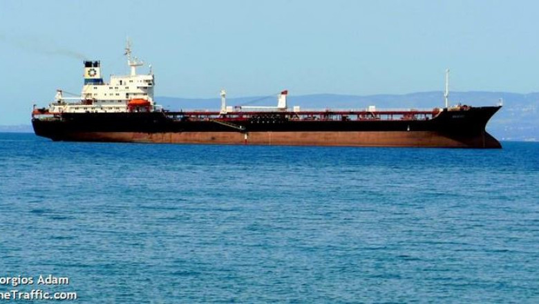 Petrolier bombardat in Libia de un avion militar. Ministerul de Externe: un marinar roman a murit Imagine