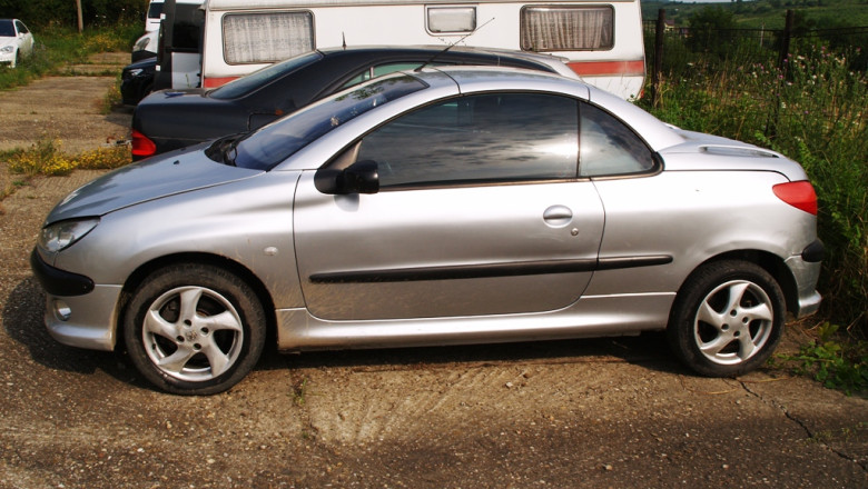Peugeot furat din Italia, descoperit in Barlad  Imagine
