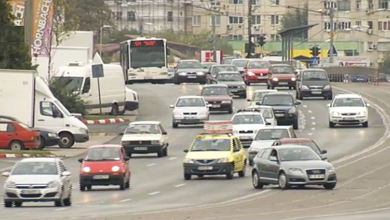 Piata auto din Romania s-a intors in anii 90. Trei masini din patru au fost cumparate la mana a doua in 2013 Imagine