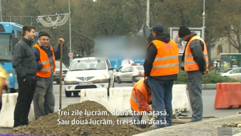 Piata Charles de Gaulles, in ziua in care trebuia sa fie gata: in intersectie a aparut o groapa de jumatate de metru Imagine