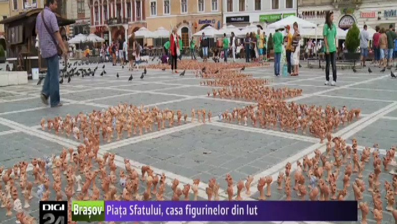 Piata Sfatului, casa figurinelor din lut Imagine