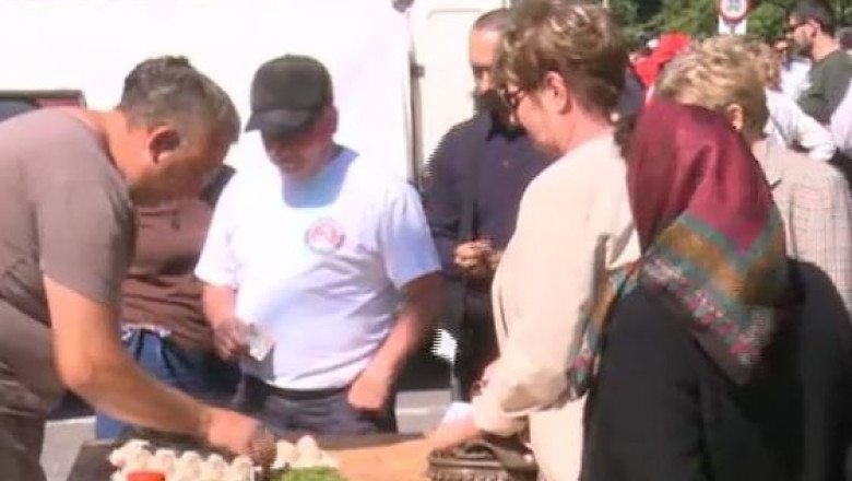 Piata taraneasca din Timisoara a fost deschisa: cumparatorii au plecat acasa cu sacosele pline Imagine