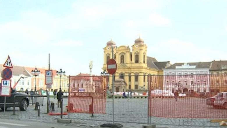 Piata Unirii din Timisoara, inchisa pentru masini. Incep lucrarile de reabilitare in fata Palatului Baroc Imagine