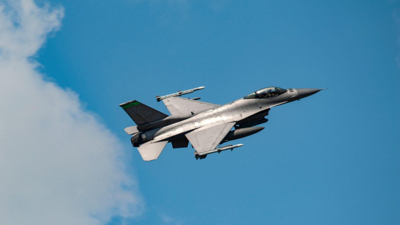 Pilotii ucraineni incep luna viitoare pregatirea in SUA pentru a zbura pe avioane F-16 (Pentagon) Imagine