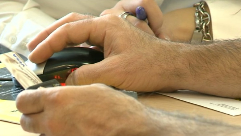 Platesti si daca primesti bani, si daca trimiti. Ce comisioane mai aplica bancile Imagine