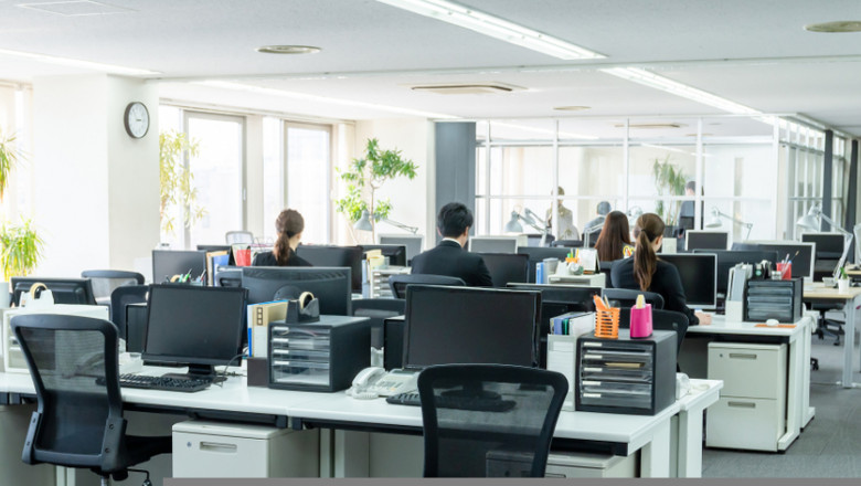 Platita sa nu faca nimic timp de 20 ani, o frantuzoaica a dat in judecata compania la care este angajata: M-au bagat in dulap Imagine